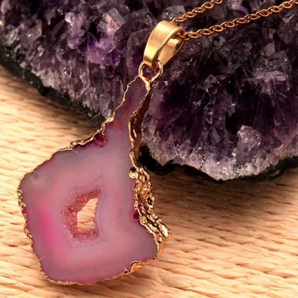 Natural Druzy Geode Stone Pendant Necklace - Picture 2 of 3